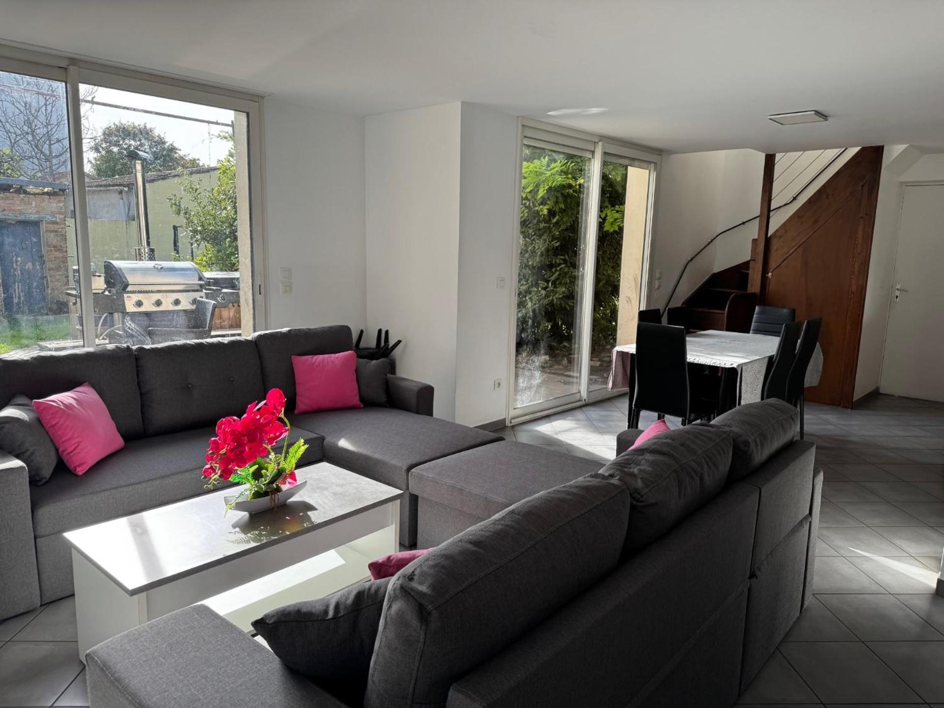 Bed To Rent - Maison Calme Avec Jacuzzi Sous Supplement Bordeaux Luaran gambar