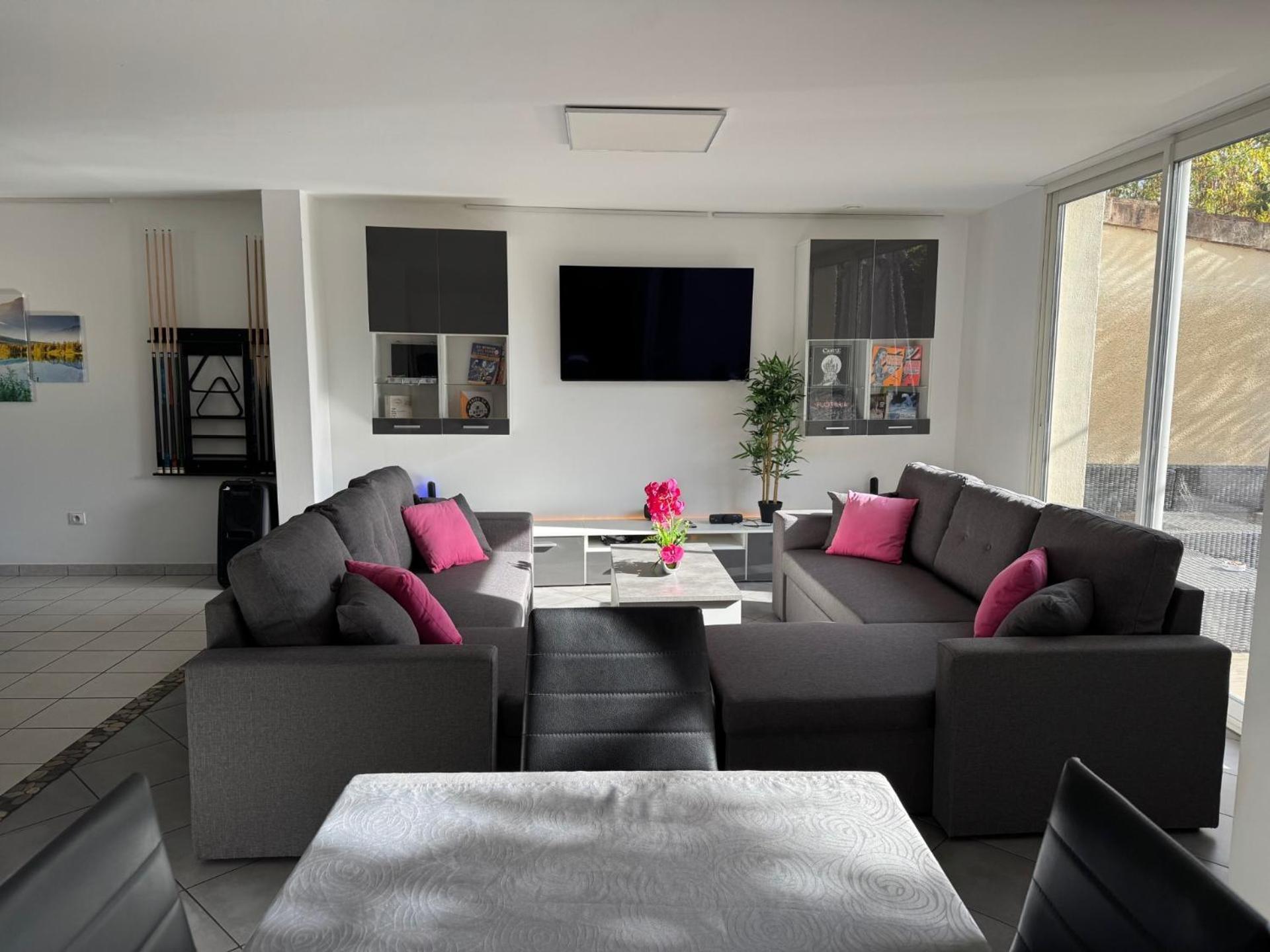 Bed To Rent - Maison Calme Avec Jacuzzi Sous Supplement Bordeaux Luaran gambar